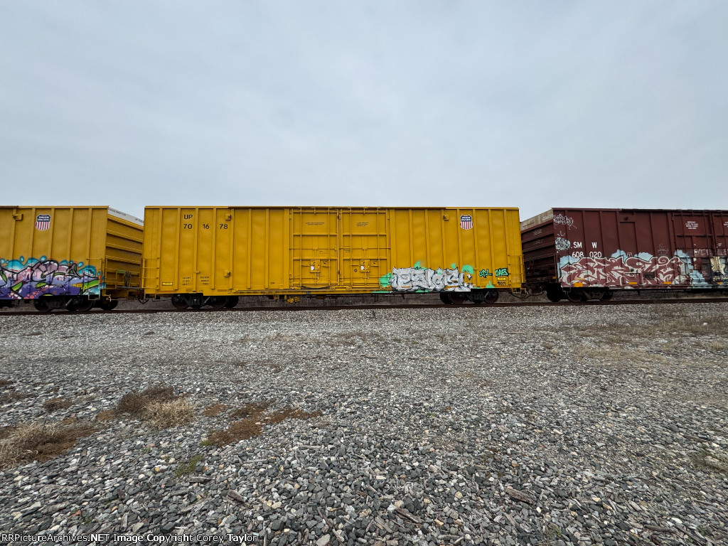 UP 701678